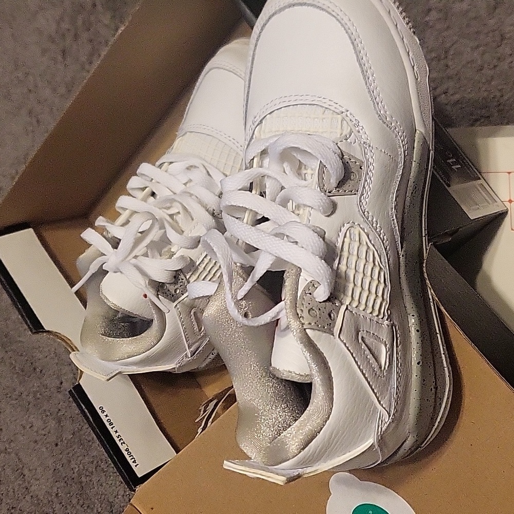 Boys shoes